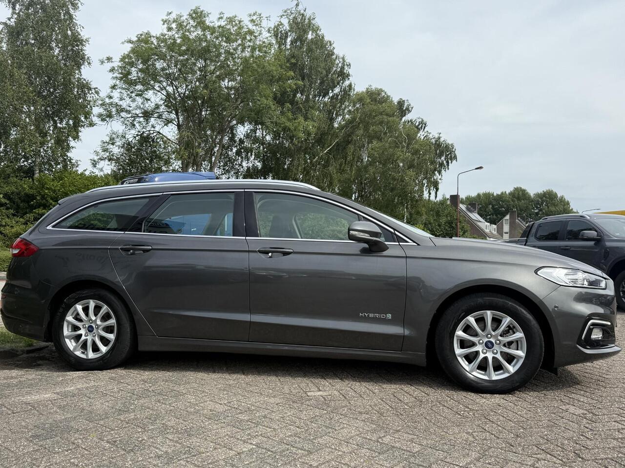 Ford MONDEO Wagon 2.0 IVCT HEV Titanium 187pk Cruise Control | Navigatie | Apple Carplay / Android Auto | Climate control | Extra Winterbanden set!