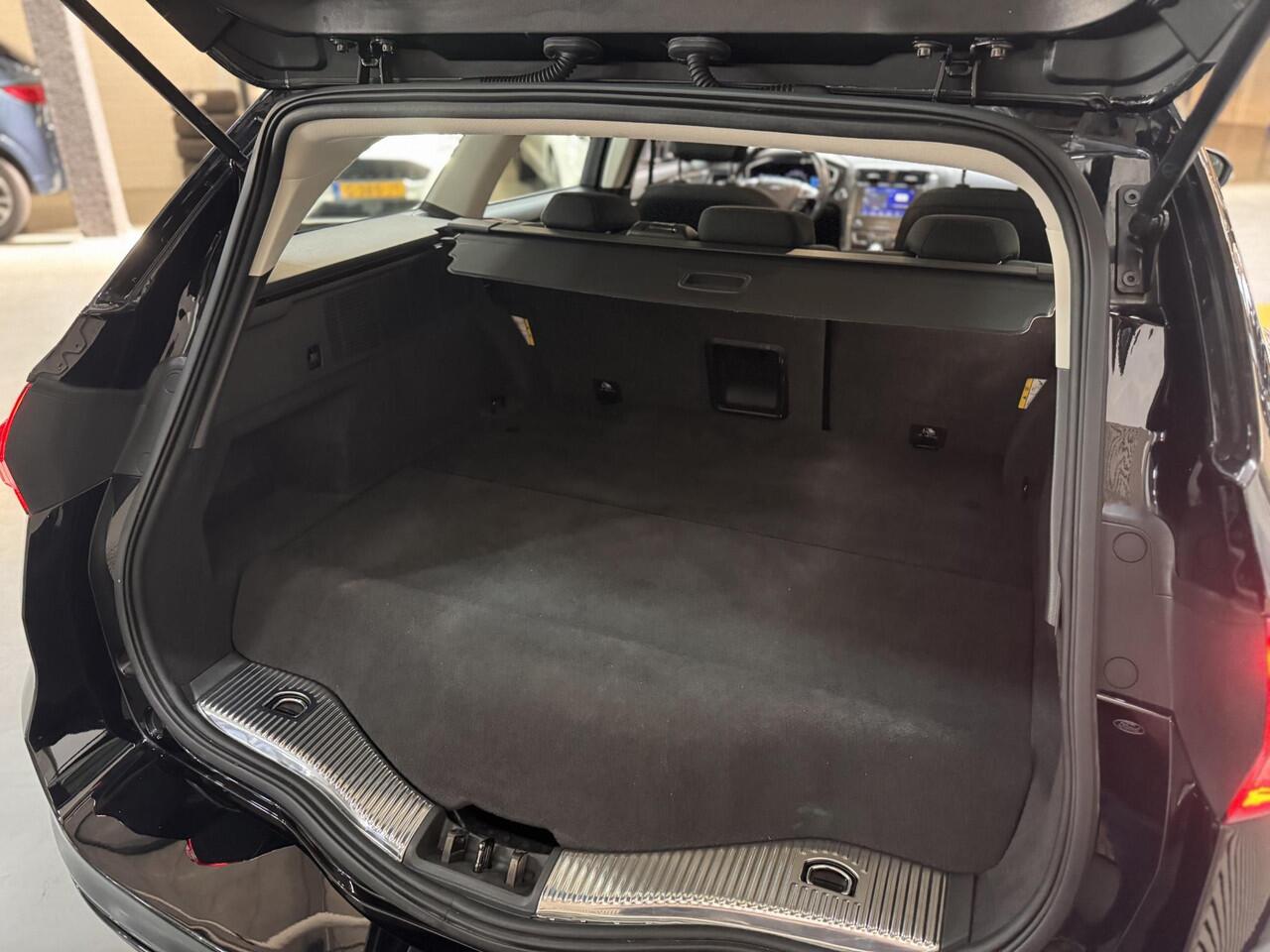 Ford MONDEO 2.0 IVCT HEV 187pk Hybride Automaat Titanium Trekhaak Parking pack Dealeronderhouden 1e eigenaar Wagon