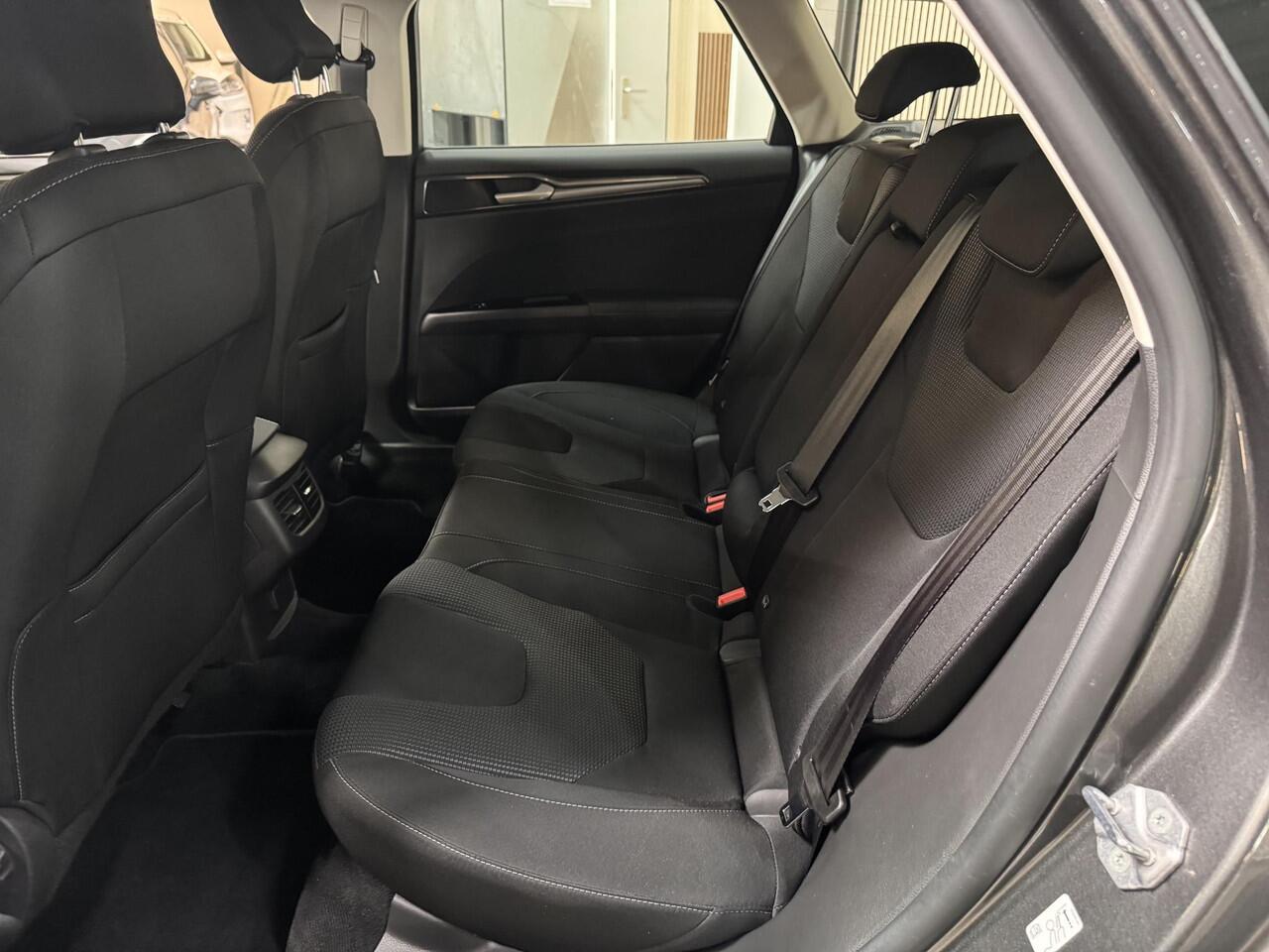 Ford MONDEO 2.0 IVCT HEV 187pk Hybride Automaat Titanium Navi Winter pack Dealeronderhouden Wagon