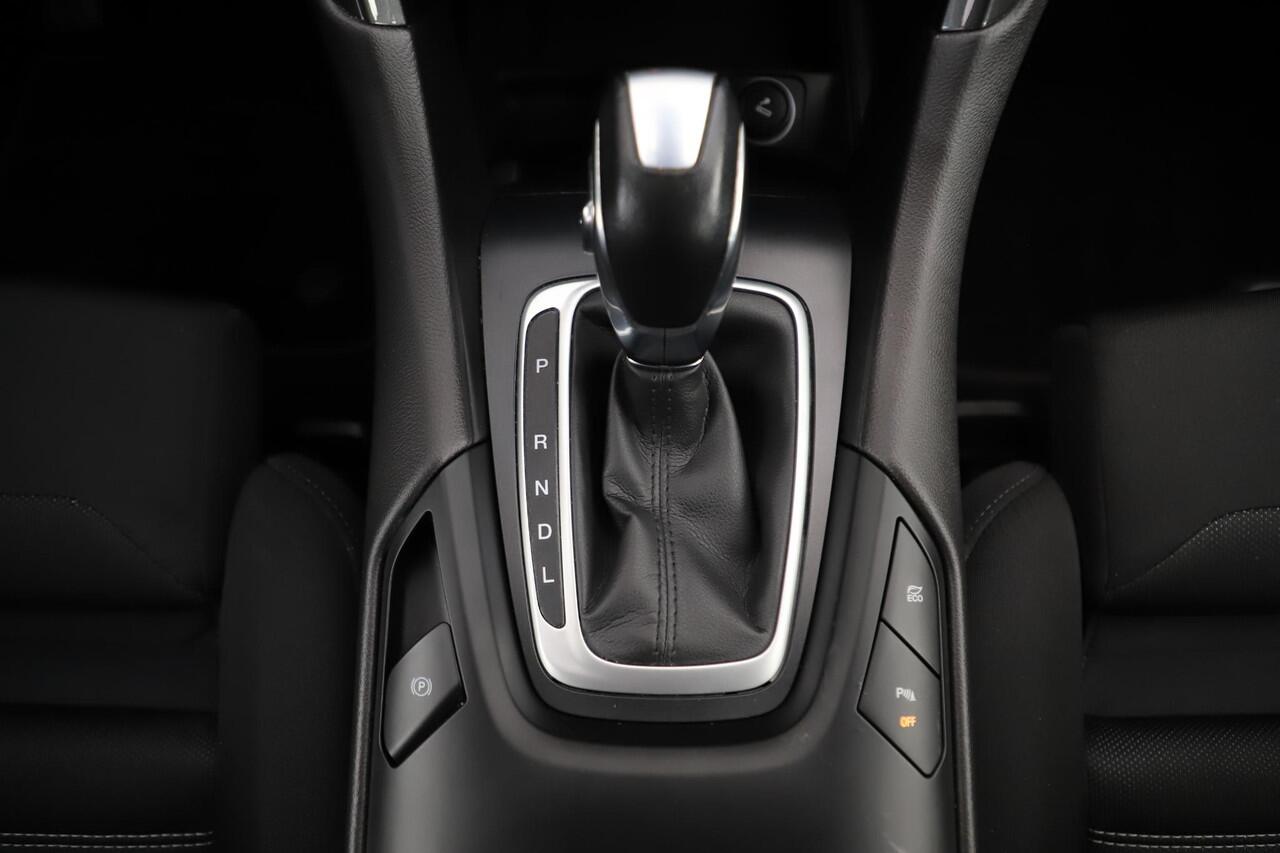 Ford MONDEO Wagon 2.0 IVCT HEV Titanium 17 inch LMV Carplay Android Navigatie Climate Cruise Control Stoelverwarming Parkeersensor