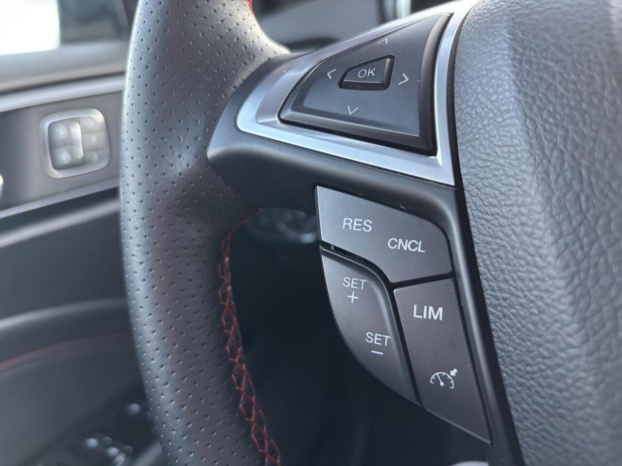 Ford MONDEO Wagon 2.0 IVCT HEV ST-Line 187pk | 18 inch velgen | Verwarmbare voorstoelen | Bestuurdersstoel Met Geheugen | Achteruitrijcamera | Half leder