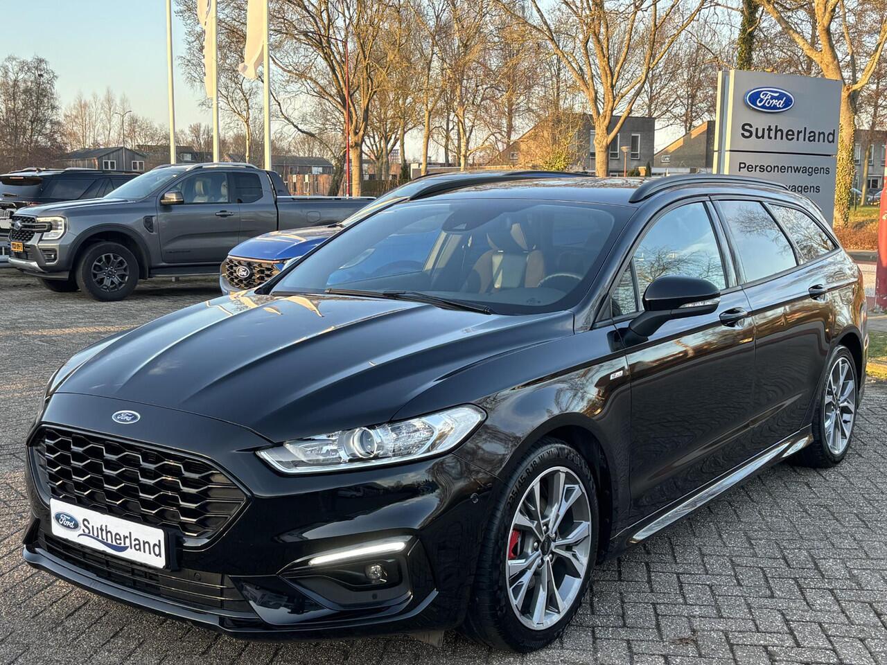 Ford MONDEO Wagon 2.0 IVCT HEV ST-Line 187pk | 18 inch velgen | Verwarmbare voorstoelen | Bestuurdersstoel Met Geheugen | Achteruitrijcamera | Half leder