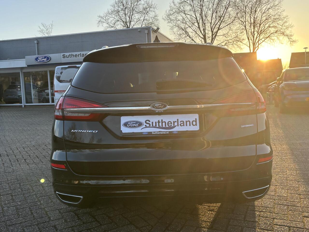 Ford MONDEO Wagon 2.0 IVCT HEV ST-Line 187pk | 18 inch velgen | Verwarmbare voorstoelen | Bestuurdersstoel Met Geheugen | Achteruitrijcamera | Half leder