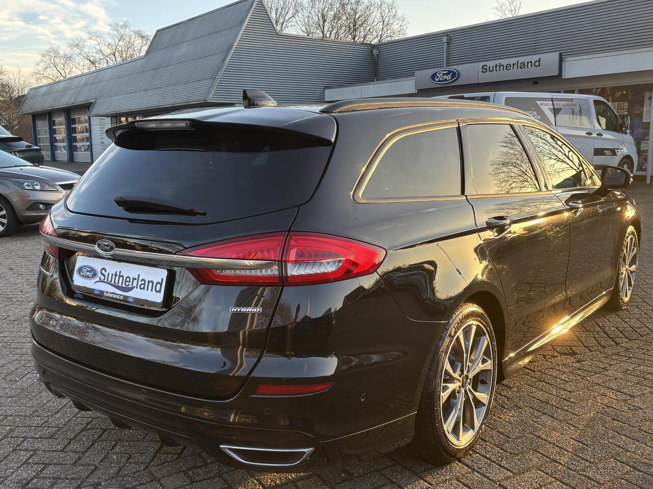 Ford MONDEO Wagon 2.0 IVCT HEV ST-Line 187pk | 18 inch velgen | Verwarmbare voorstoelen | Bestuurdersstoel Met Geheugen | Achteruitrijcamera | Half leder