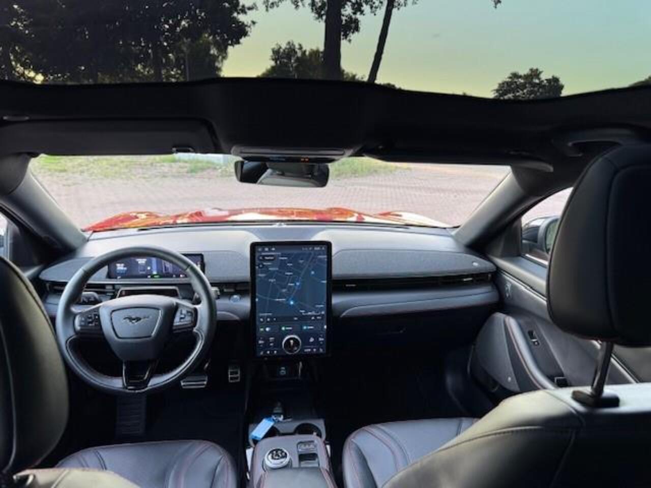 Ford MUSTANG MACH-e EXTENDED AWD 98KWH 337PK PANO/LED LEER/ACARPLAY/FABRIEKSGARANTIE