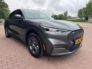 ford-mustang-mach-e-extended-rwd-98