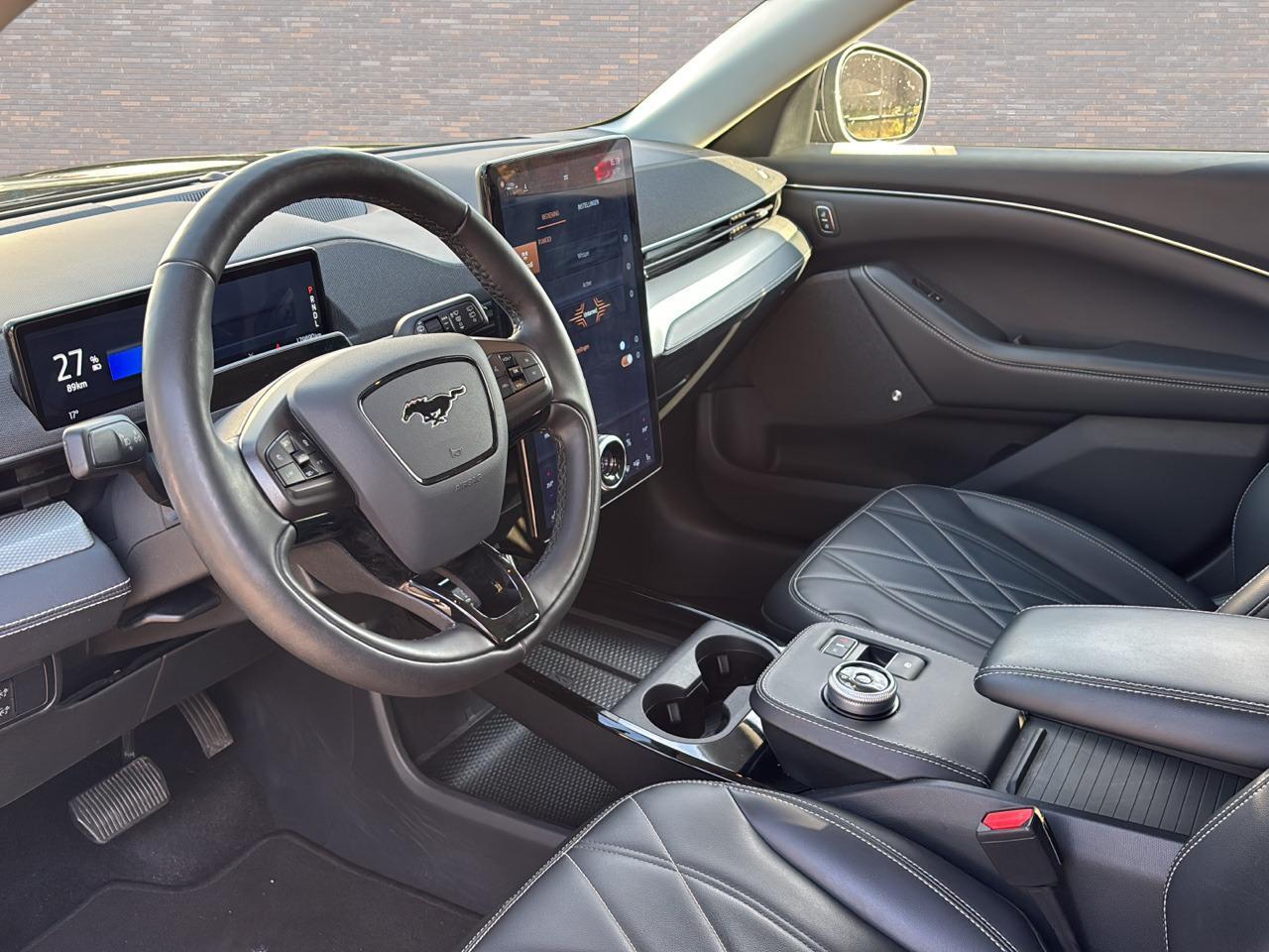 Ford MUSTANG Mach-E Extended 98 kWh ECC LMV LEDER NAVI SOH 94%