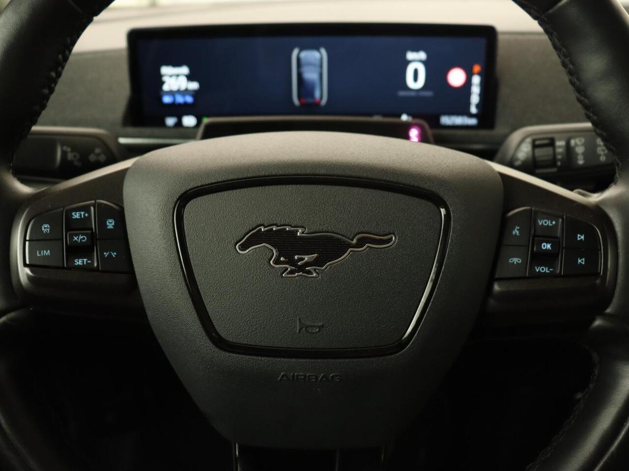 Ford MUSTANG Mach-E RWD 75 kWh | Leder | Stoelverwarming | 360 Camera | Adaptive cruise | B&O Sound | Stuurverwarming | Carplay | Navigatie