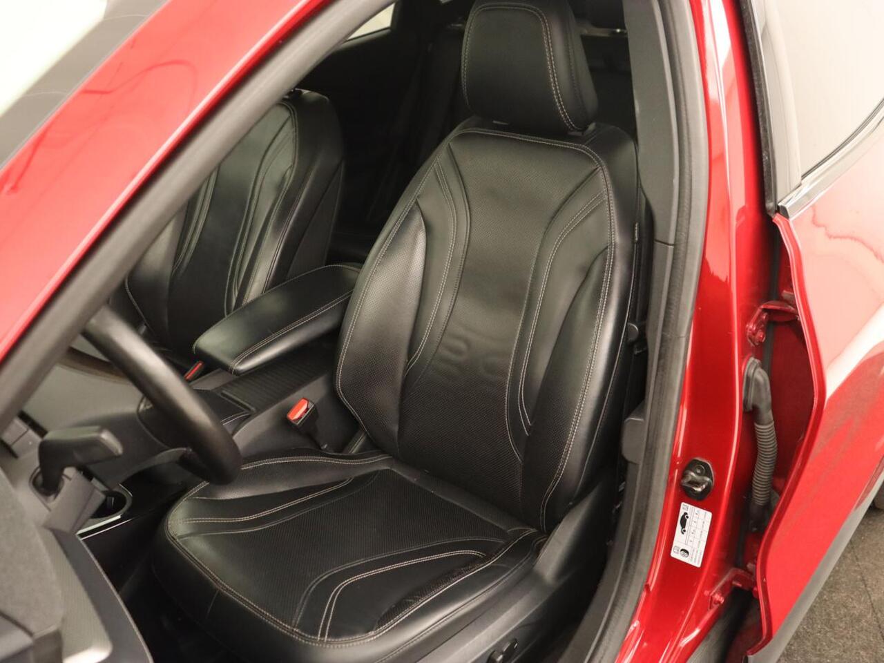 Ford MUSTANG Mach-E RWD 75 kWh | Leder | Stoelverwarming | 360 Camera | Adaptive cruise | B&O Sound | Stuurverwarming | Carplay | Navigatie