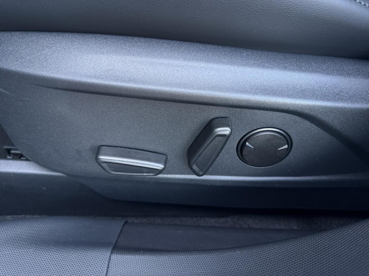 Ford MUSTANG Mach-E RWD 75 kWh ?SOH 93% ?Panoramadak ?Bang & Olufsen ?360º Camera ?Vol Leder ?Elektrische Achterklep ?Adaptieve Cruise ?Lichtmetaal 19" ?Trekhaak