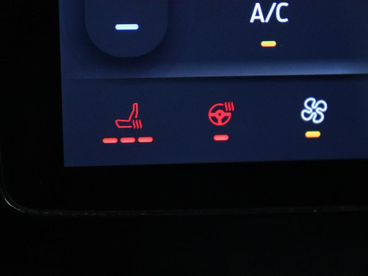 Ford MUSTANG Mach-E RWD 75 kWh | Leder | Stoelverwarming | 360 Camera | B&O Sound | Adaptive cruise | Carplay | Keyless | Navigatie | Stuurverwarming | Full LED | 20'' lichtmetalen velgen