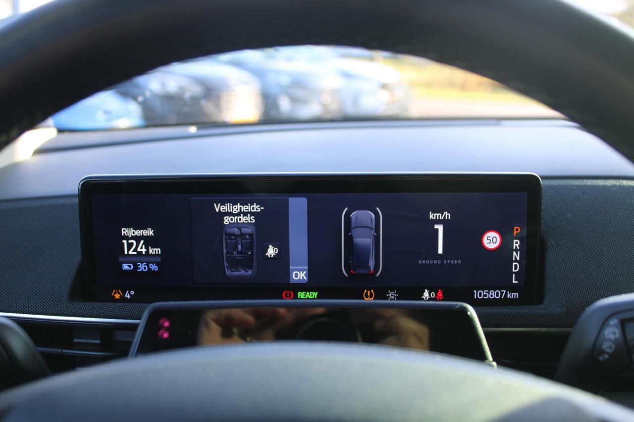 Ford MUSTANG Mach-E RWD 75 kWh | Trekhaak | Lederen bekleding | Voorruitverwarming | Stoelverwarming | Adaptieve cruise Control | Camera | Electrische achterklep