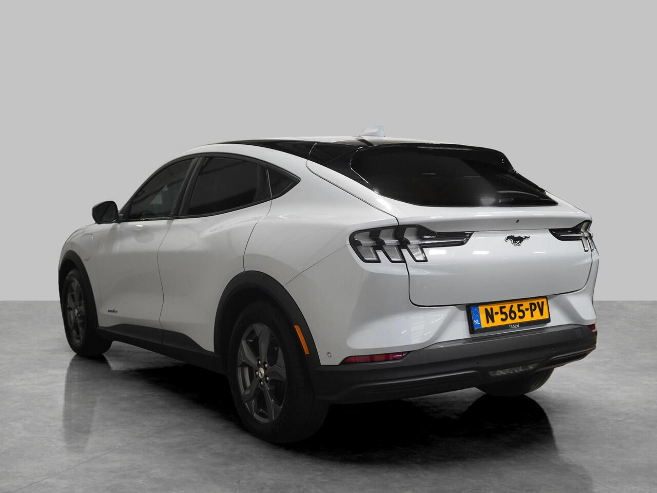 Ford MUSTANG Mach-E RWD 75 kWh SOH 93% | B&O | Adaptive Cruise & Climate Control | Stoel & Stuurverwarming | Carplay | Camera | Orig. NL |