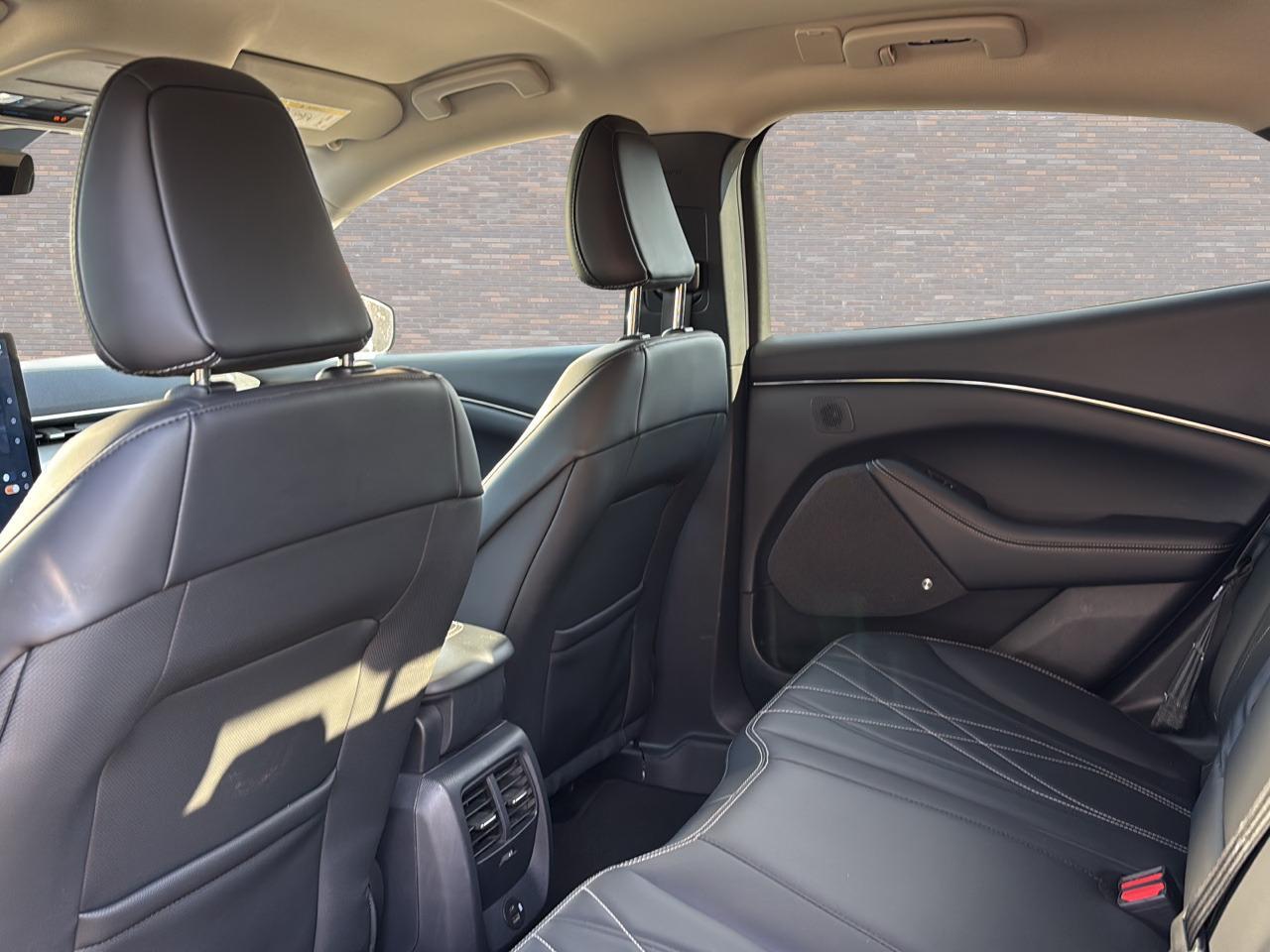 Ford MUSTANG Mach-E Extended 98 kWh ECC LMV LEDER NAVI SOH 94%