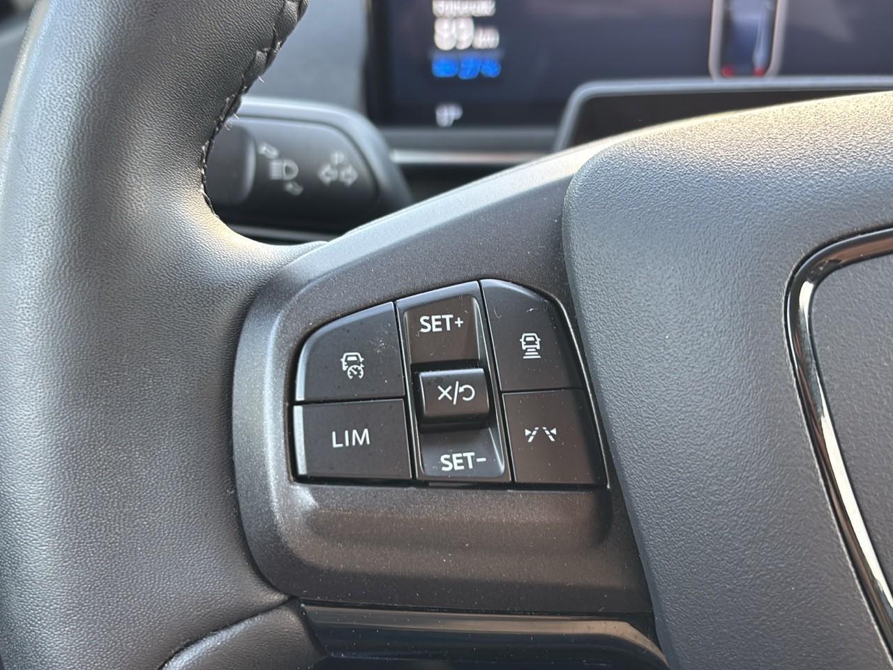 Ford MUSTANG Mach-E Extended 98 kWh ECC LMV LEDER NAVI SOH 94%