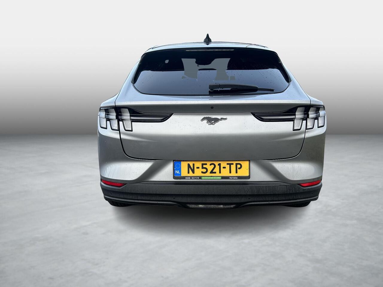 Ford MUSTANG Mach-E Extended RWD 98 kWh | SOH 97% | WLTP 610km rijbereik| Panoramadak | tech. plus pakket | All season |