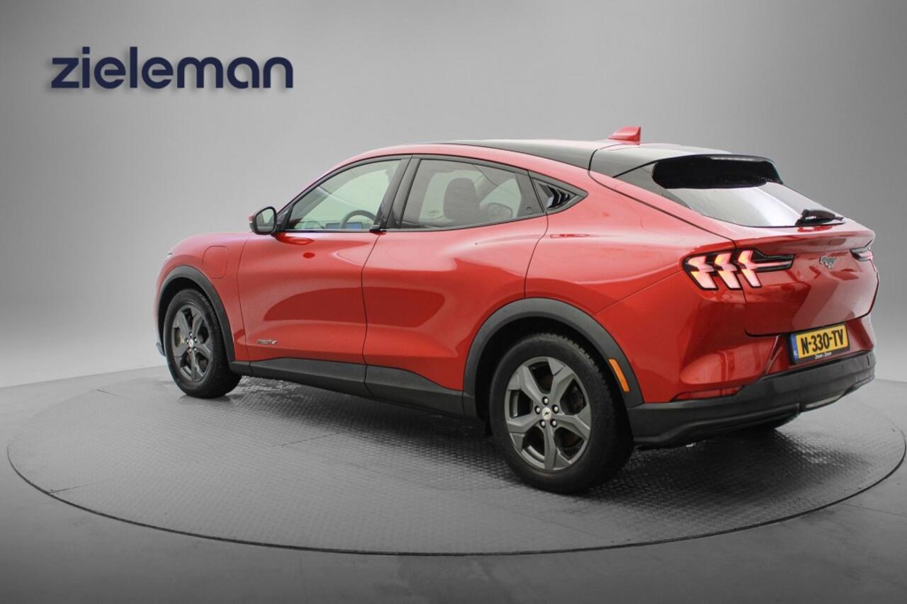 Ford MUSTANG RWD 75 kWh - Carplay, Navi, Camera, Cruise, Leer, Stoel/Stuur Verw. SOH 94%
