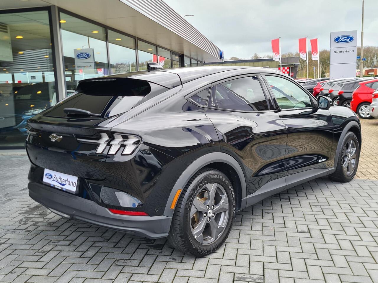 Ford MUSTANG Mach-E Extended RWD 98 kWh 294pk | Technology Pack Plus | Panoramadak | Winterpack | Adaptieve Cruise