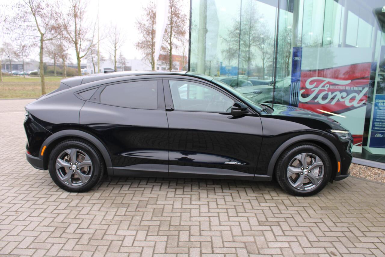 Ford MUSTANG Mach-E Extended RWD 98 kWh | Panoramadak | Trekhaak | Bang&Olufsen | Elektrische achterklep
