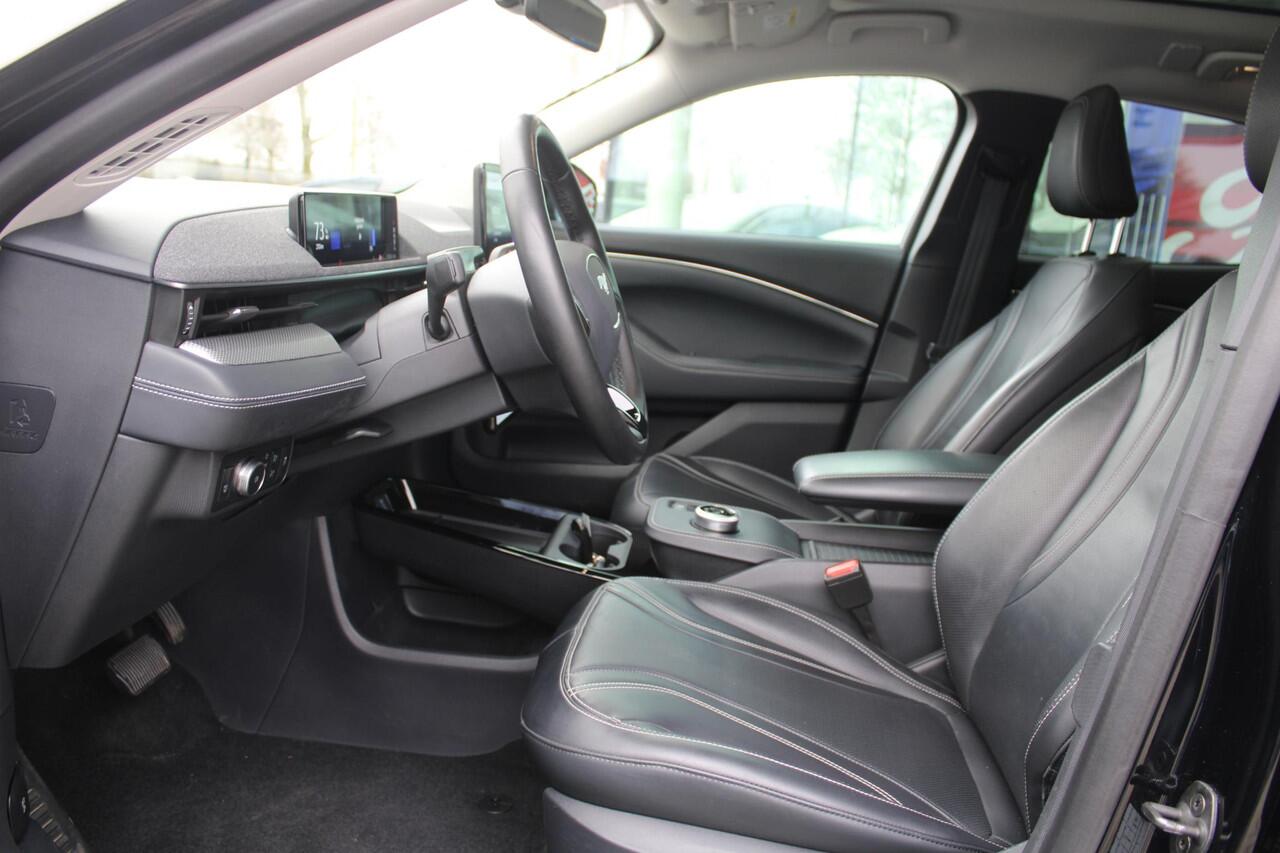 Ford MUSTANG Mach-E Extended RWD 98 kWh | Panoramadak | Trekhaak | Bang&Olufsen | Elektrische achterklep