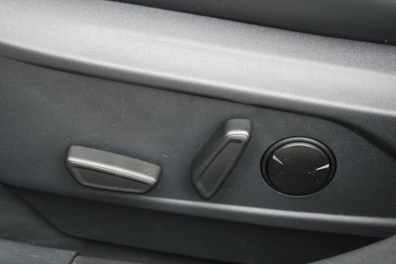 Ford MUSTANG Mach-E Extended RWD 98 kWh | Panoramadak | Trekhaak | Bang&Olufsen | Elektrische achterklep