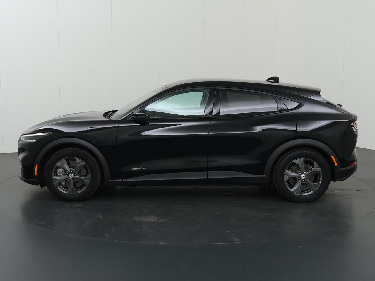 Ford MUSTANG Mach-E RWD 75 kWh | Trekhaak | Panoramadak | B&O | Winterpakket | Cruise Control Adaptief |