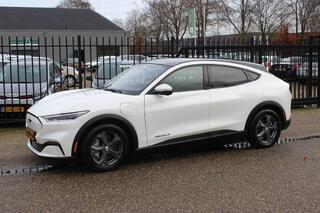 ford-mustang-mach-e-extended-rwd-98