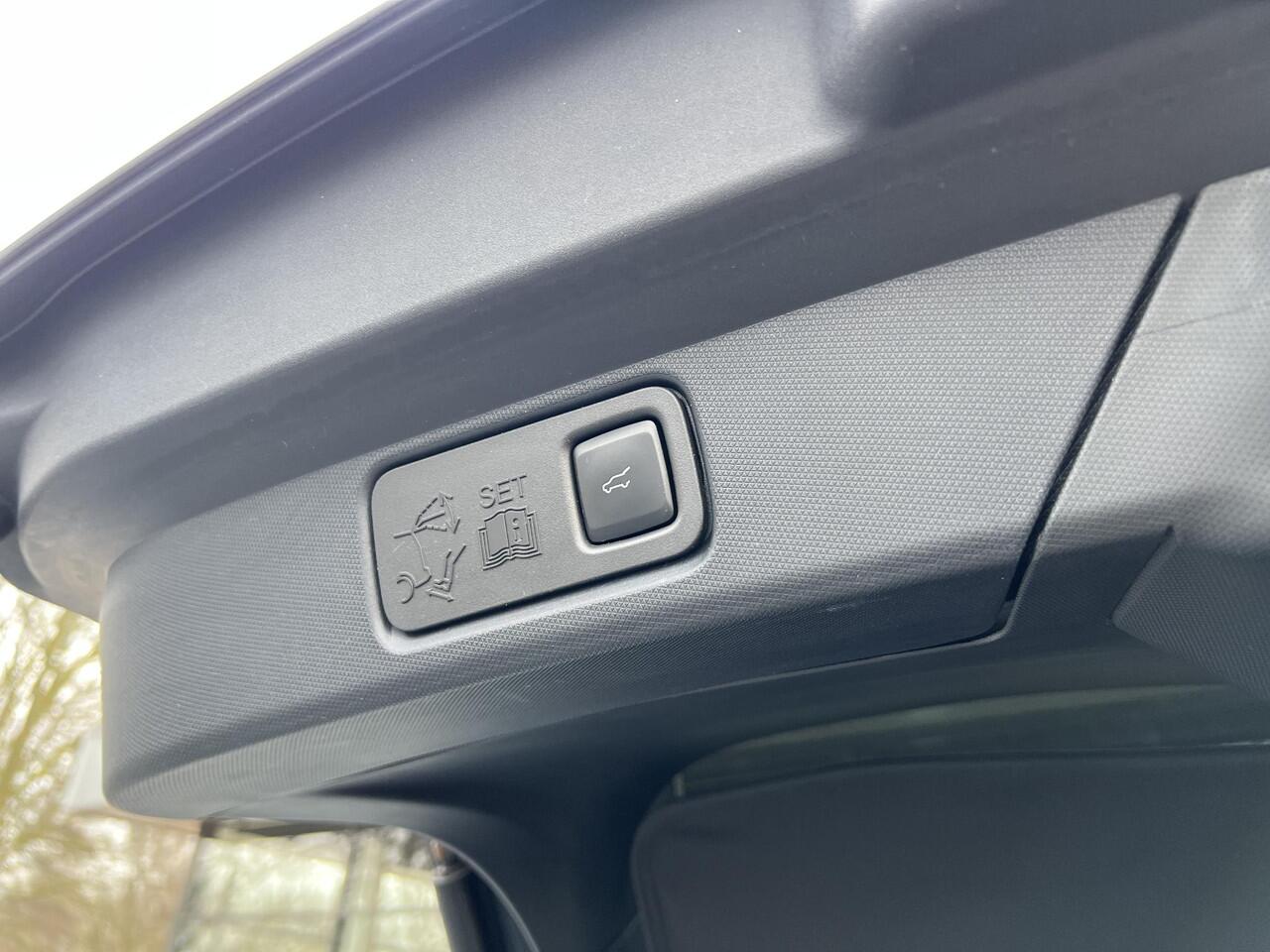 Ford MUSTANG Mach-E Extended First Edition AWD 98 kWh 338PK | 95,5% SOH | Panoramadak | Leder | Navigatie