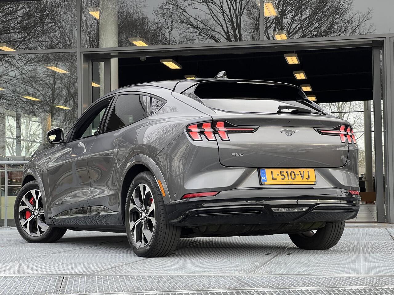 Ford MUSTANG Mach-E Extended First Edition AWD 98 kWh 338PK | 95,5% SOH | Panoramadak | Leder | Navigatie