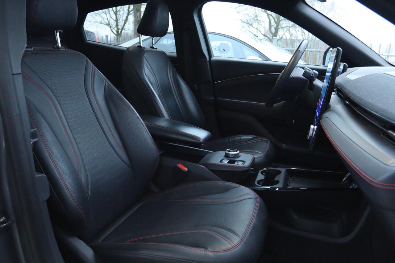 Ford MUSTANG MACH-E EXTENDED FIRST EDITION AWD 98KWH ORIG. NL | 373PK | SOH 93% | CARPLAY | 360 CAMERA | B&O | MEMORY | WINTERPACK