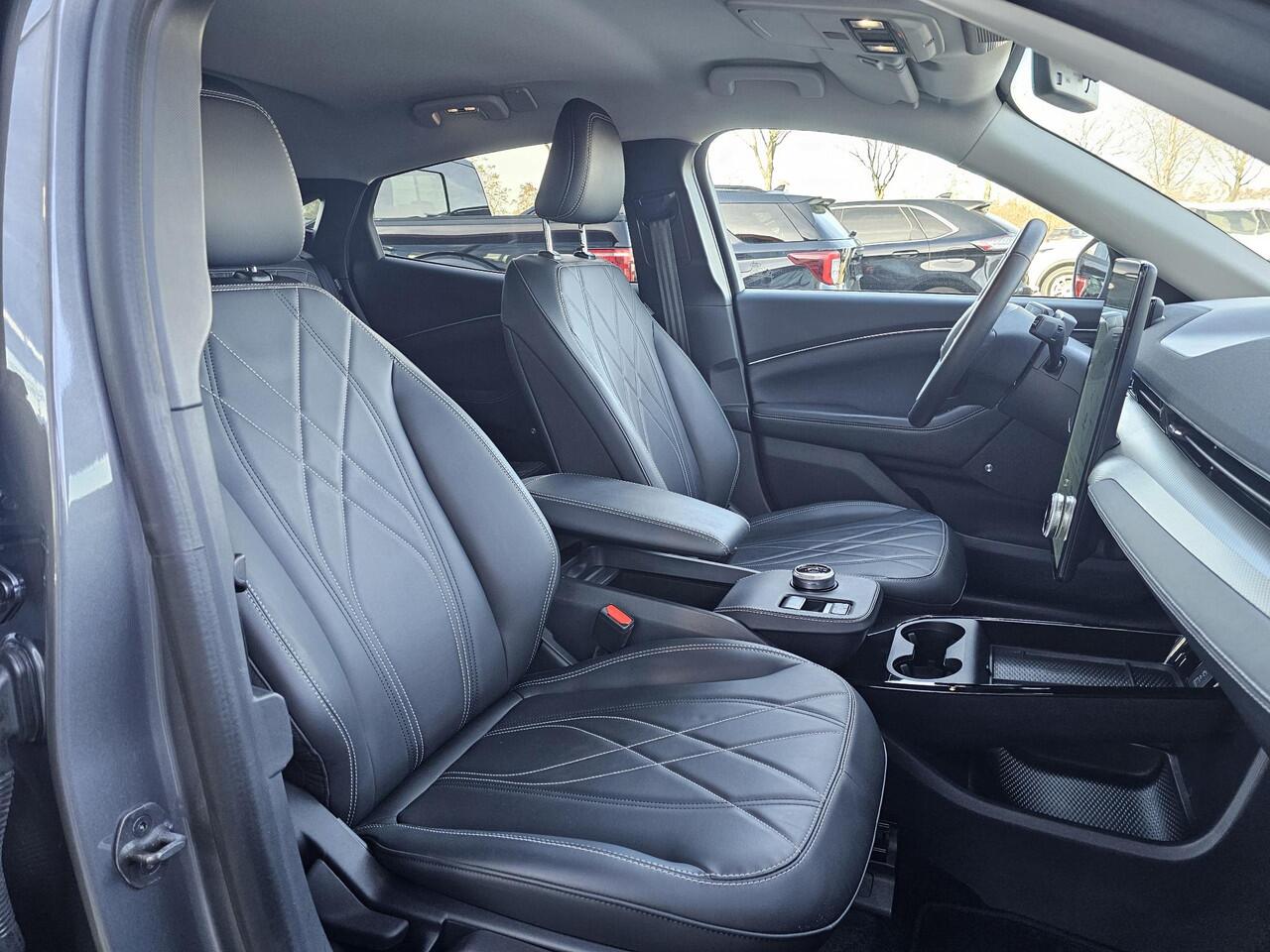 Ford MUSTANG Mach-E RWD 75 kWh | Bang & Olufsen | 43600 km