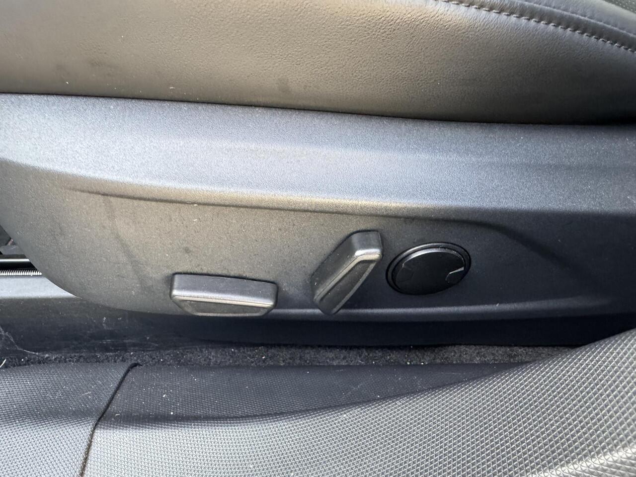 Ford MUSTANG Mach-E AWD 75 kWh / SOH 94,5 % / Navigatie / Panoramadak / Achterklep Elektrisch / Cruise Control Adaptief / Climate Control / Bang & Olufsen sound / Lederen bekleding