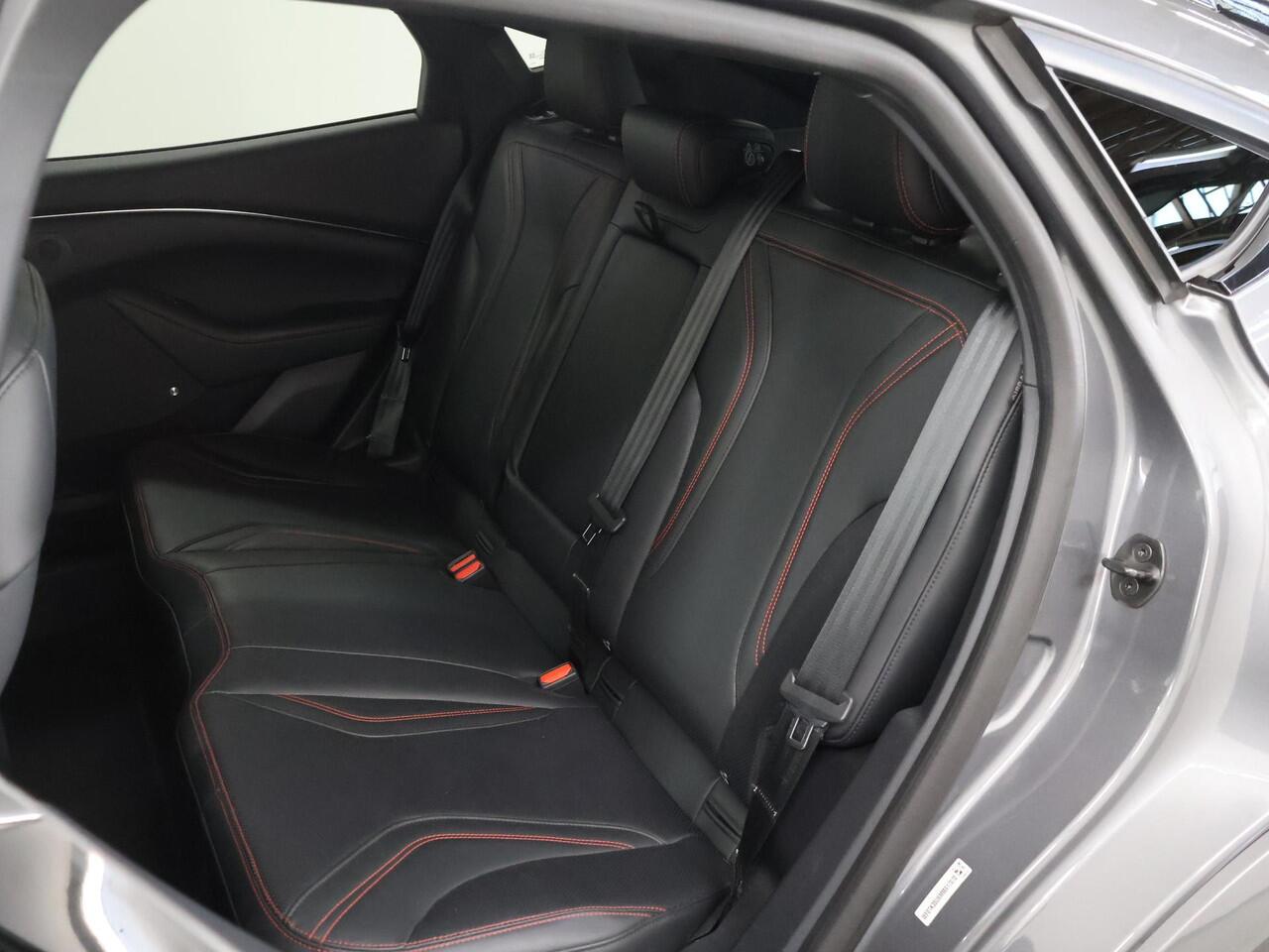 Ford MUSTANG Mach-E Extended First Edition AWD 98 kWh | Trekhaak | Panoramadak | 360° Camera | B&O | Cruise Control Adaptief | Navigatie | Elektr. Achterklep |