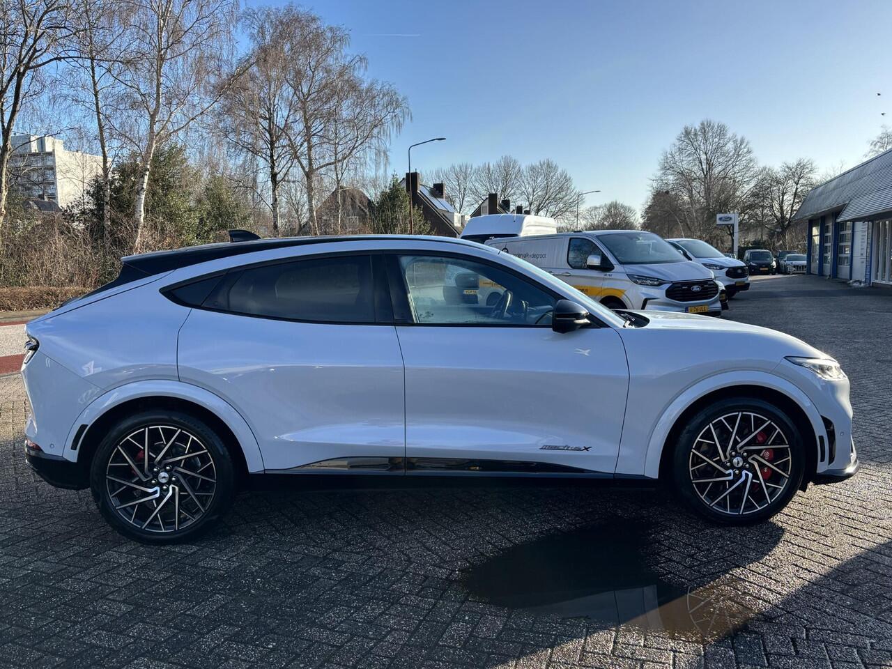 Ford MUSTANG Mach-E GT Extended AWD 98 kWh 486pk Adaptieve Cruise | Afneembare Trekhaak | Nederlandse Auto | Dealer onderhouden