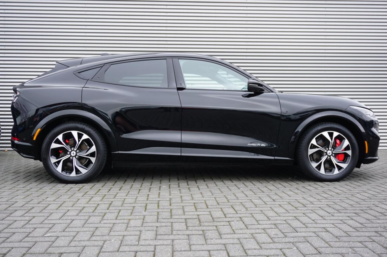 Ford MUSTANG Mach-E AWD 75 kWh 100% ELECTRISCH | 360° CAMERA | PREMIUM AUDIO | 92% S
