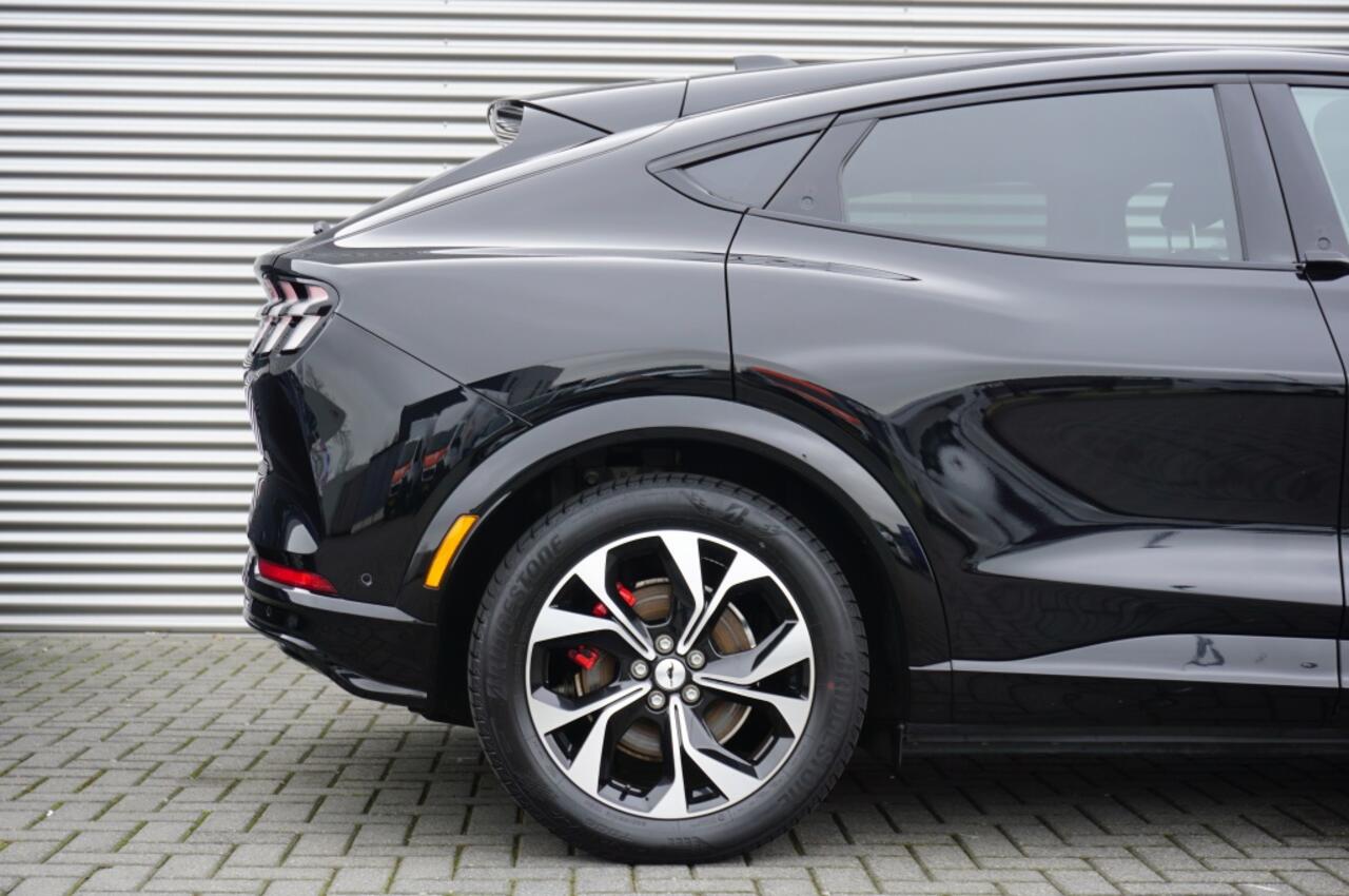 Ford MUSTANG Mach-E AWD 75 kWh 100% ELECTRISCH | 360° CAMERA | PREMIUM AUDIO | 92% S