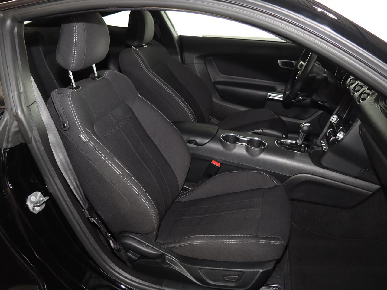 Ford MUSTANG Fastback 2.3 EcoBoost | Achteruitrijcamera | Navigatie | Climate Control |