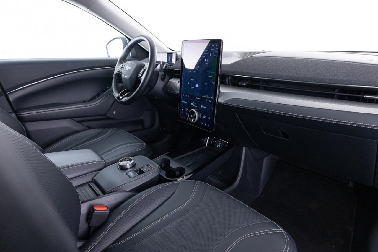 Ford MUSTANG Mach-E RWD 75 kWh | PANORAMADAK | Full LED | LEDER | B&O | NAVI