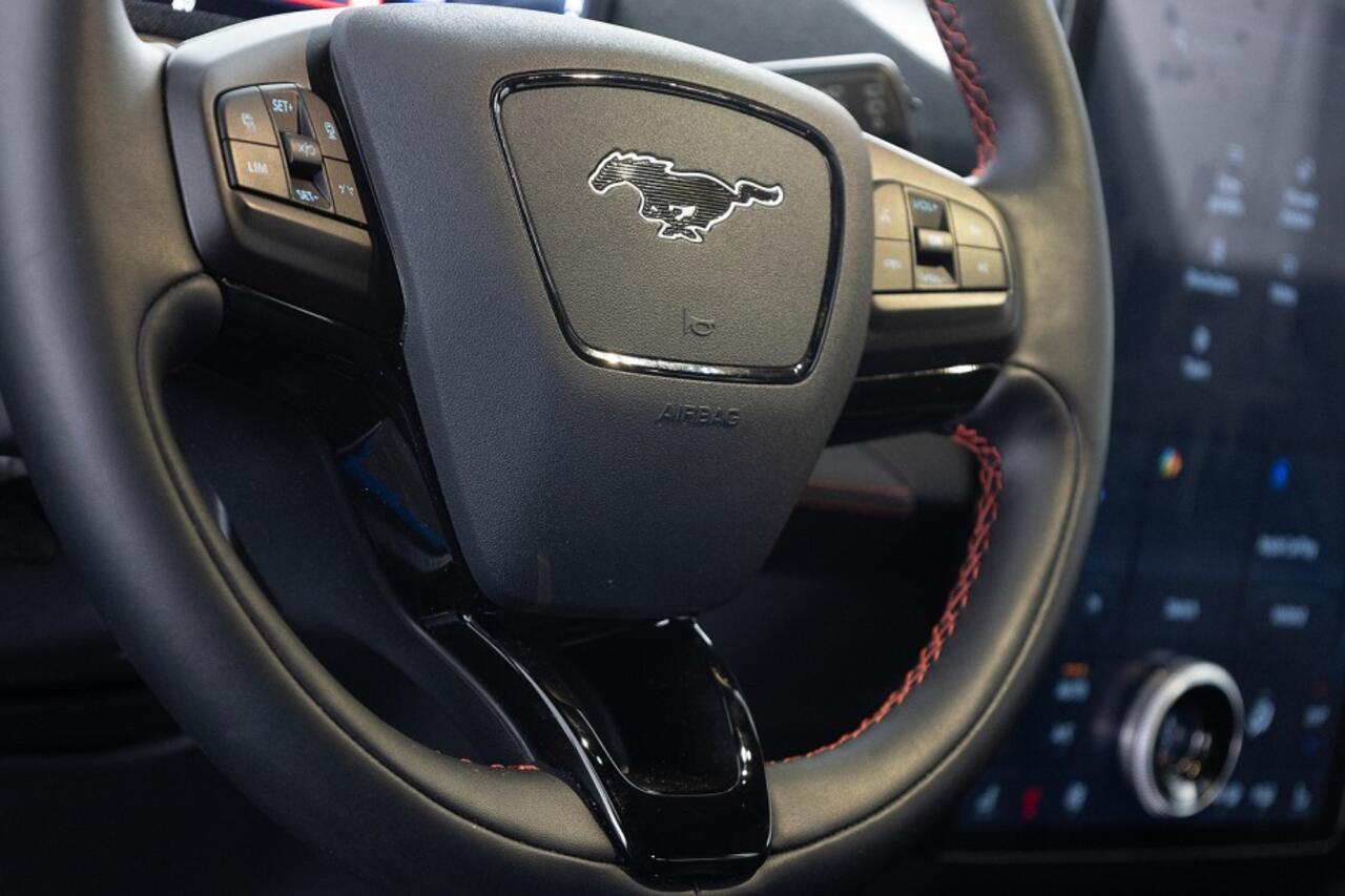 Ford MUSTANG Mach-E Premium AWD 75 kWh | LEDER | KEYLESS | Full LED | SOH 98,5%