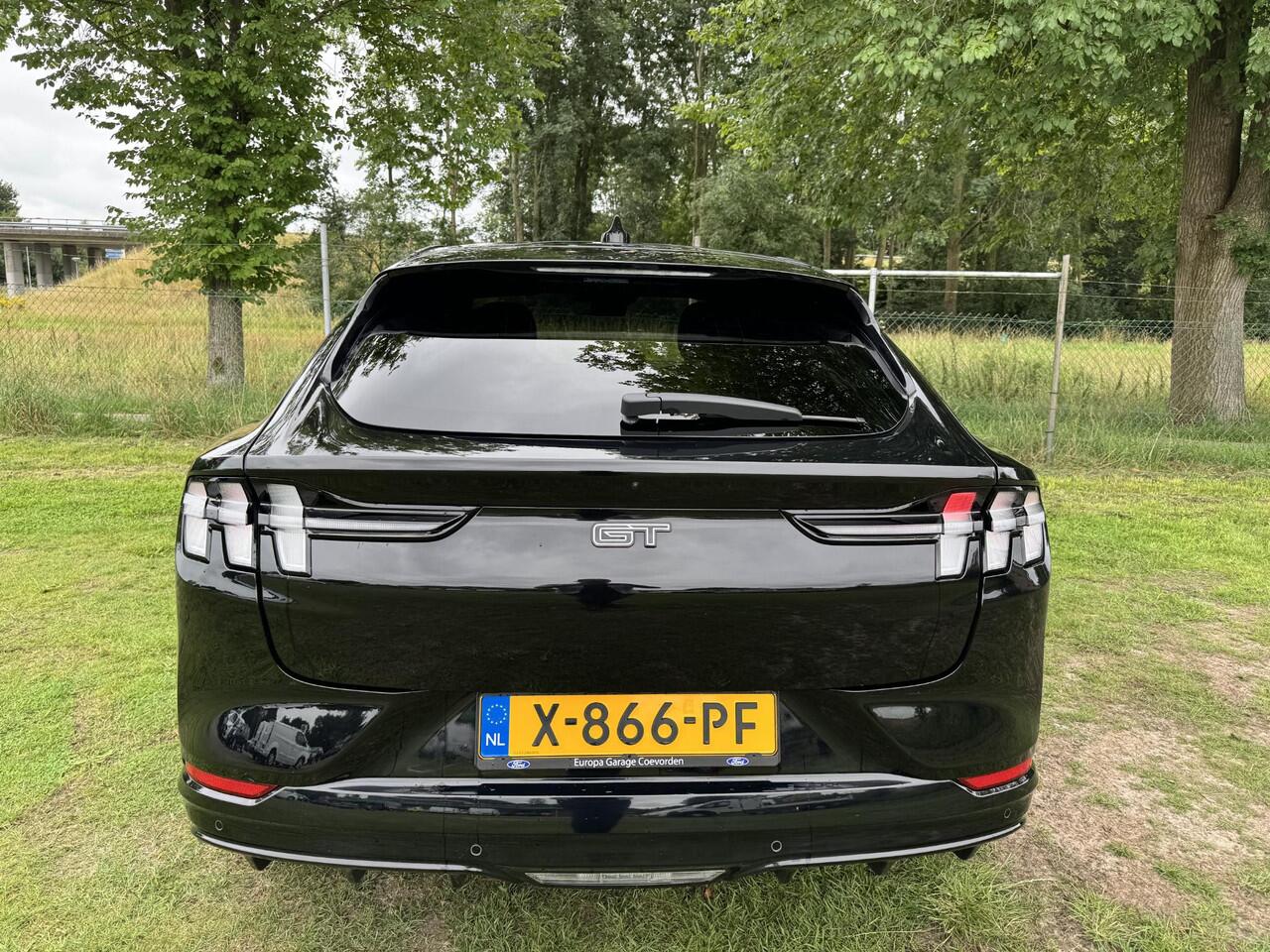 Ford MUSTANG Mach-E GT Extended AWD 98 kWh | PANO | WINTERPACK | BLIS | LUXE |