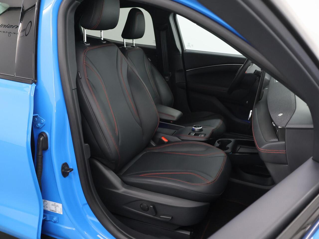 Ford MUSTANG Mach-E Extended Premium RWD 98 kWh | Navigatie | Parkeercamera 360° | Keyless Go | B&O | Cruise Control Adaptief | Elektr, Achterklep |