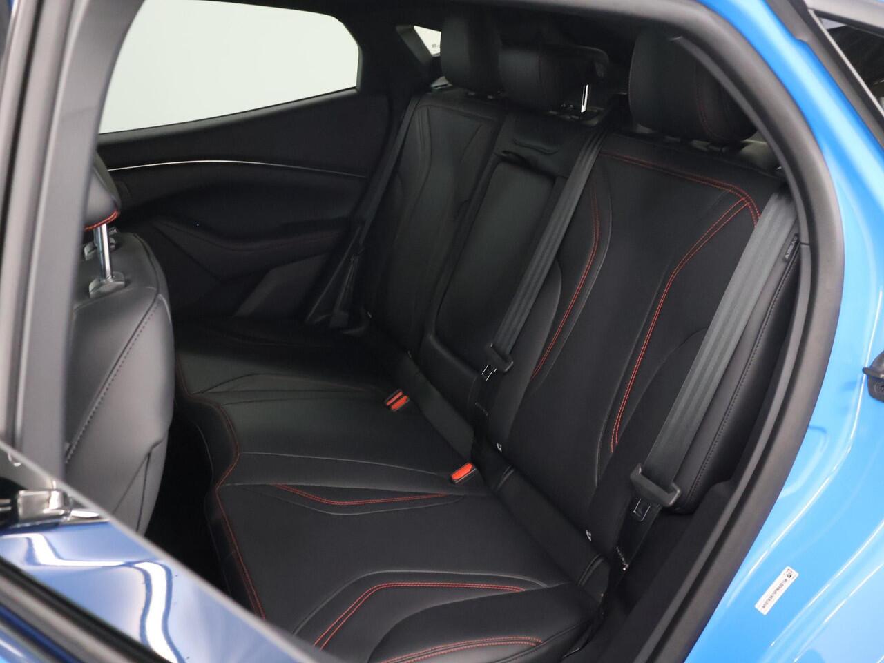 Ford MUSTANG Mach-E Extended Premium RWD 98 kWh | Navigatie | Parkeercamera 360° | Keyless Go | B&O | Cruise Control Adaptief | Elektr, Achterklep |