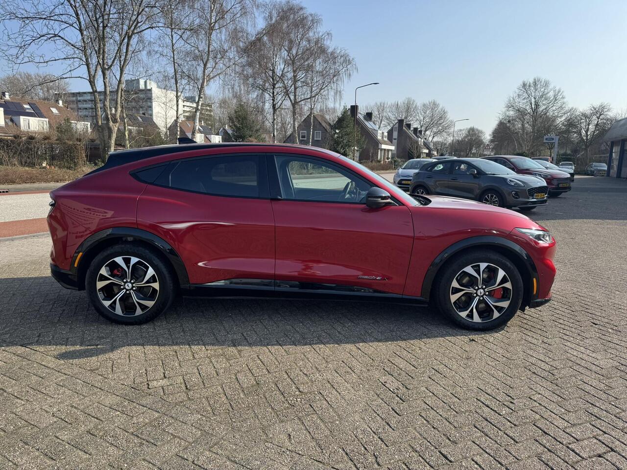 Ford MUSTANG Mach-E Extended Premium RWD 98 kWh | SCI | 294pk | Technology Pack Plus | Adaptieve Cruise |