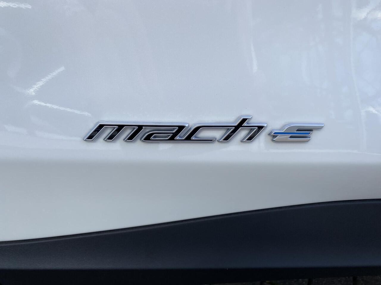 Ford MUSTANG Mach-E Standard Range RWD 72,6 kWh Direct uit voorraad leverbaar