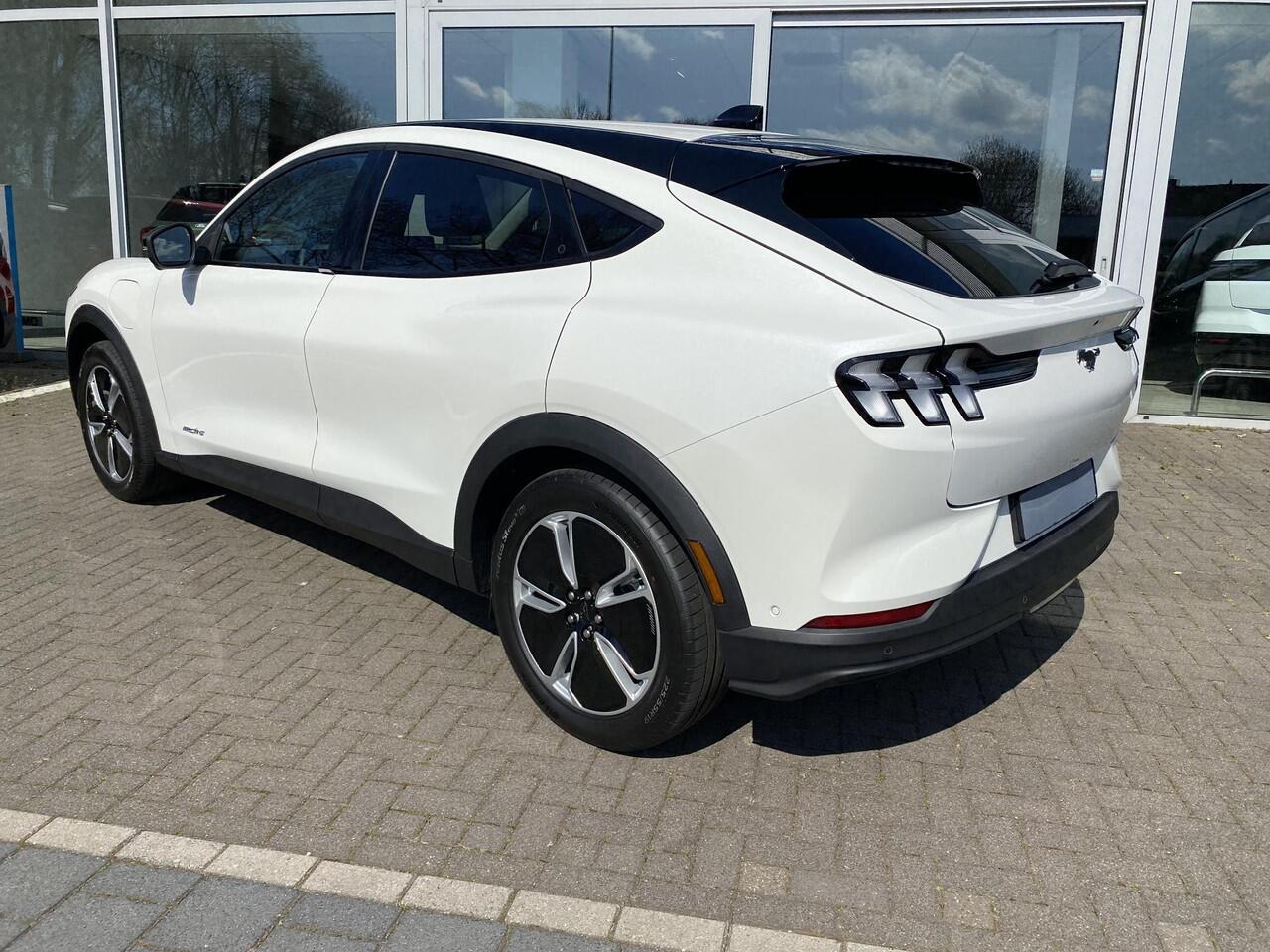 Ford MUSTANG Mach-E Standard Range RWD 72,6 kWh Direct uit voorraad leverbaar