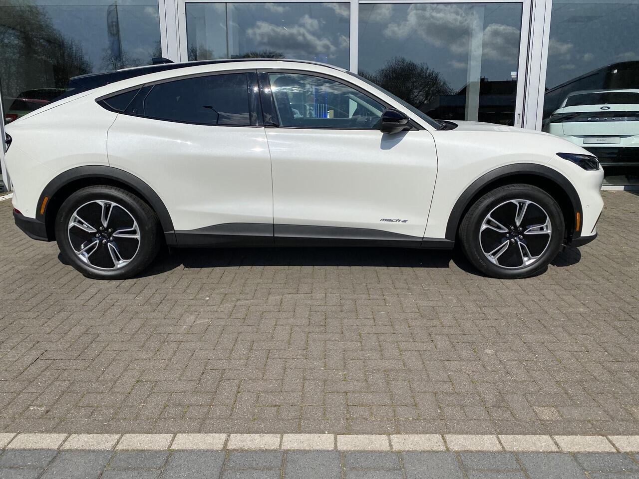 Ford MUSTANG Mach-E Standard Range RWD 72,6 kWh Direct uit voorraad leverbaar