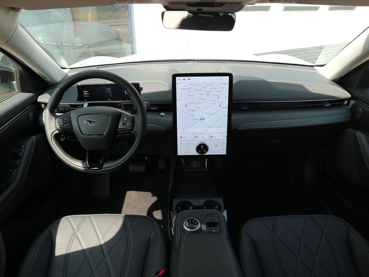 Ford MUSTANG Mach-E Standard RWD 75 kWh Ford Mustang Mach-E 75kWh Standard RWD