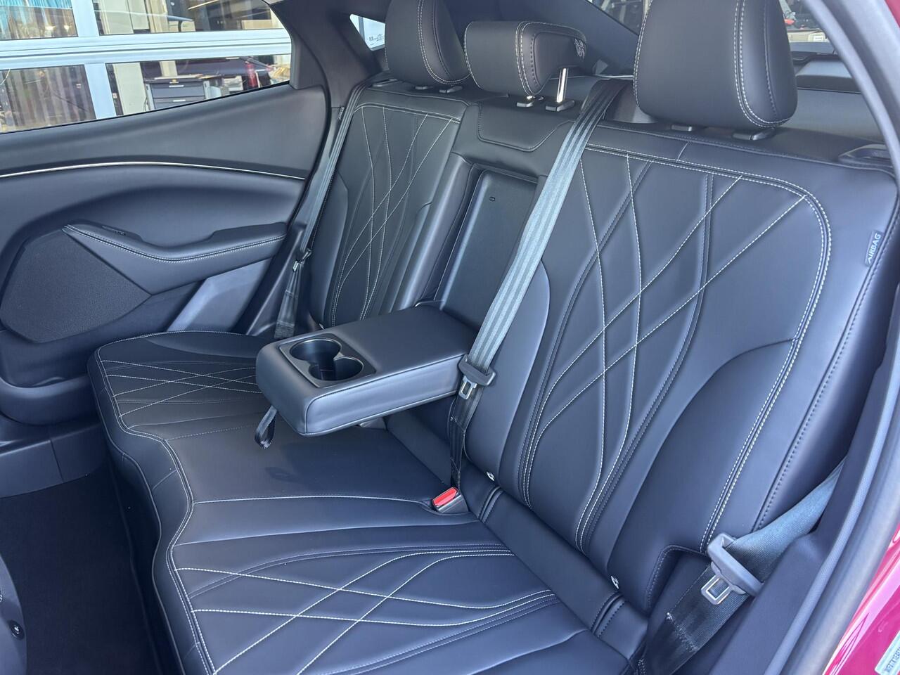 Ford MUSTANG Mach-E Standard RWD 75 kWh Direct Leverbaar | ¤1000,- Ford Voordeel