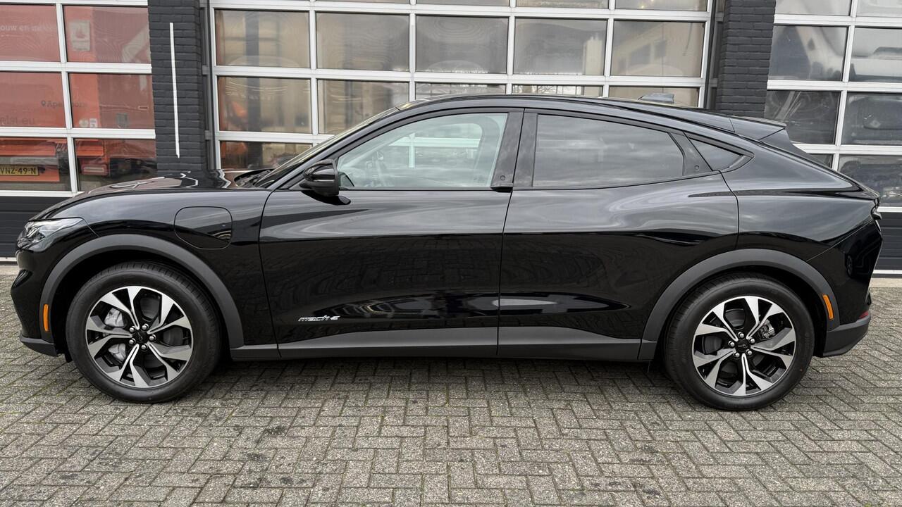 Ford MUSTANG Mach-E Standard RWD 75 kWh Voordeel ¤1.000,- | Snel direct leverbaar |