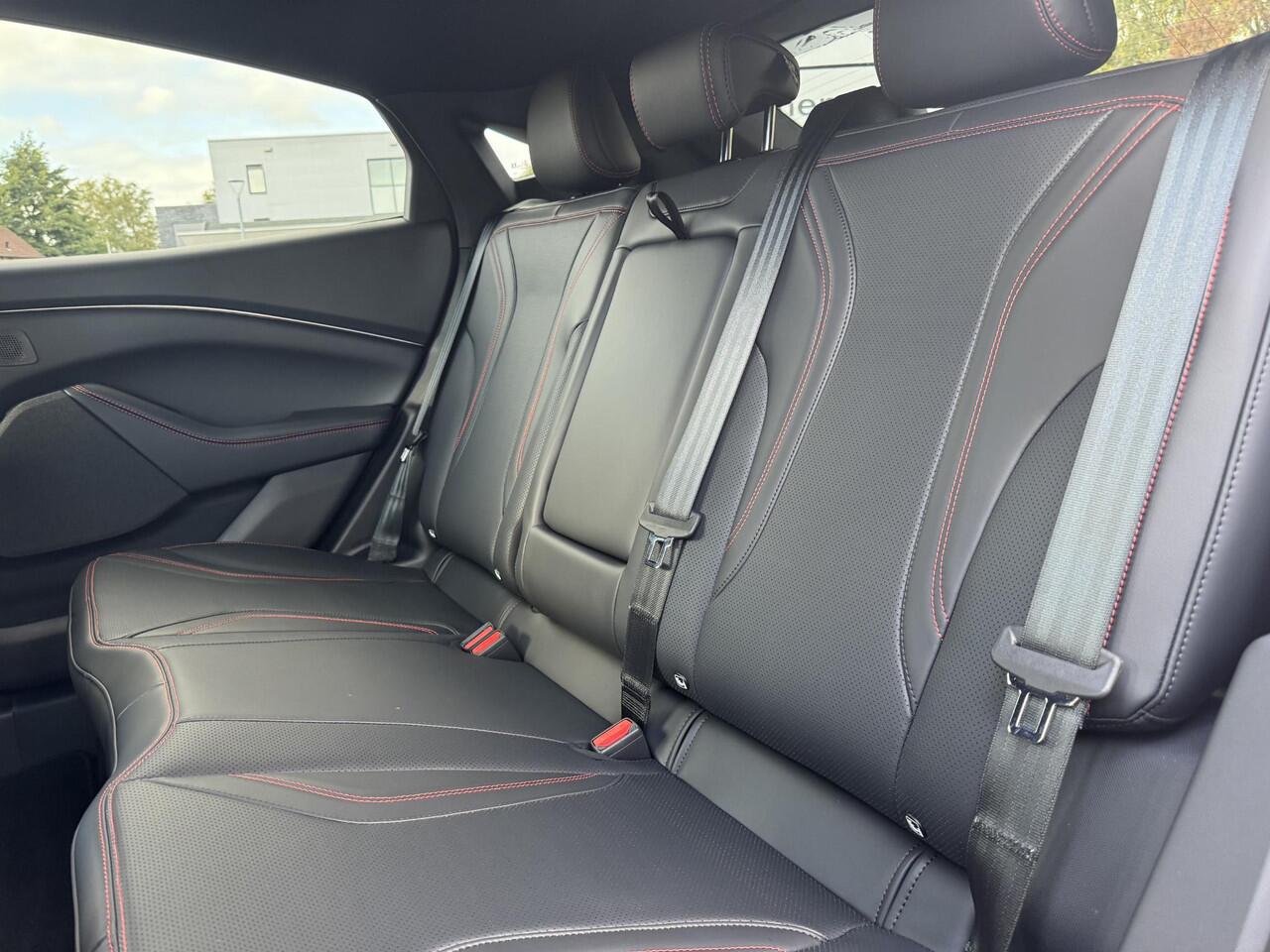 Ford MUSTANG Mach-E Extended Premium RWD 88 kWh |296pk | Ford Voorraad | Technology Pack Plus